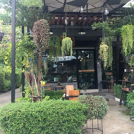 The Rhea Hotel Udon Thani Bagian luar foto